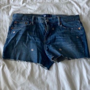 Denim short with embroidered flowers